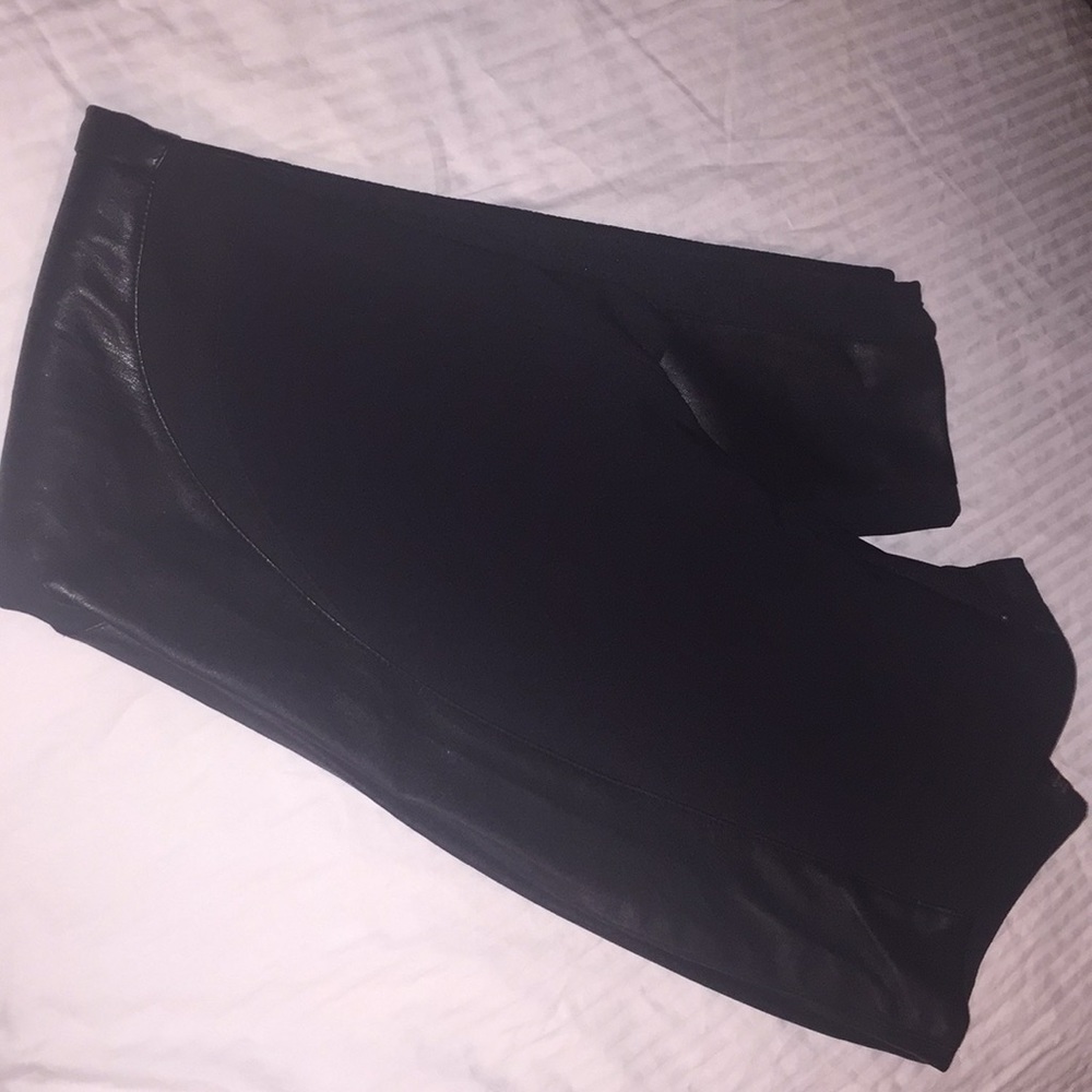 Slacks/leather/material/Size 4/5 - Picture 10 of 13